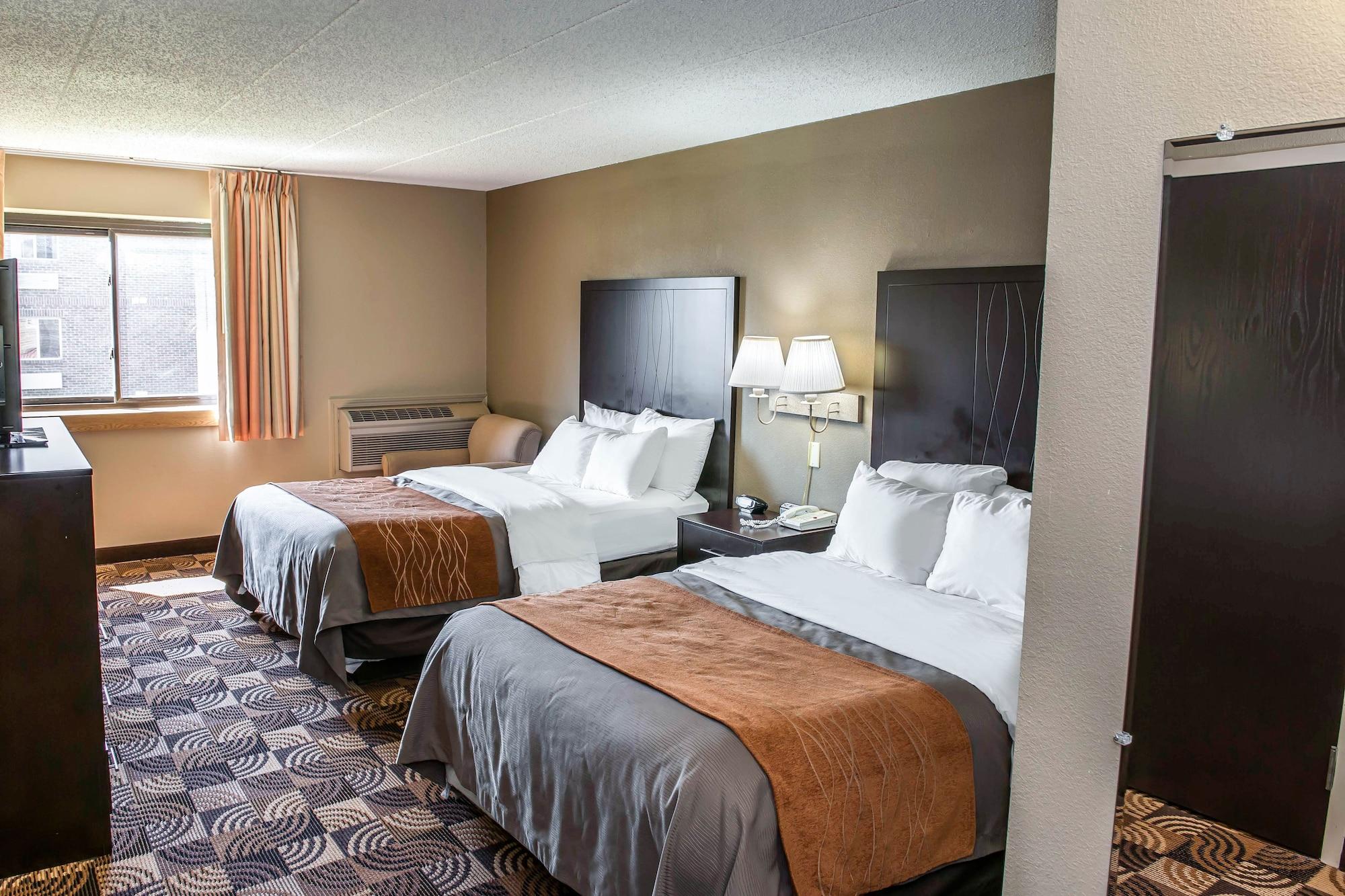 Comfort Inn & Suites North At The Pyramids Indianapolis Extérieur photo