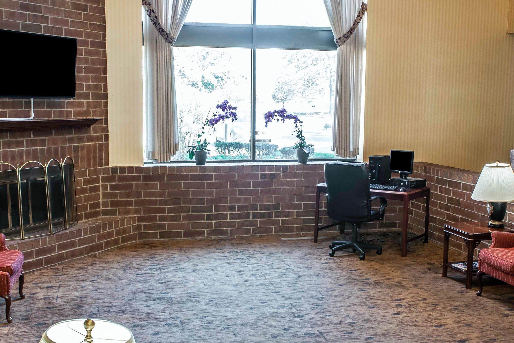Comfort Inn & Suites North At The Pyramids Indianapolis Extérieur photo