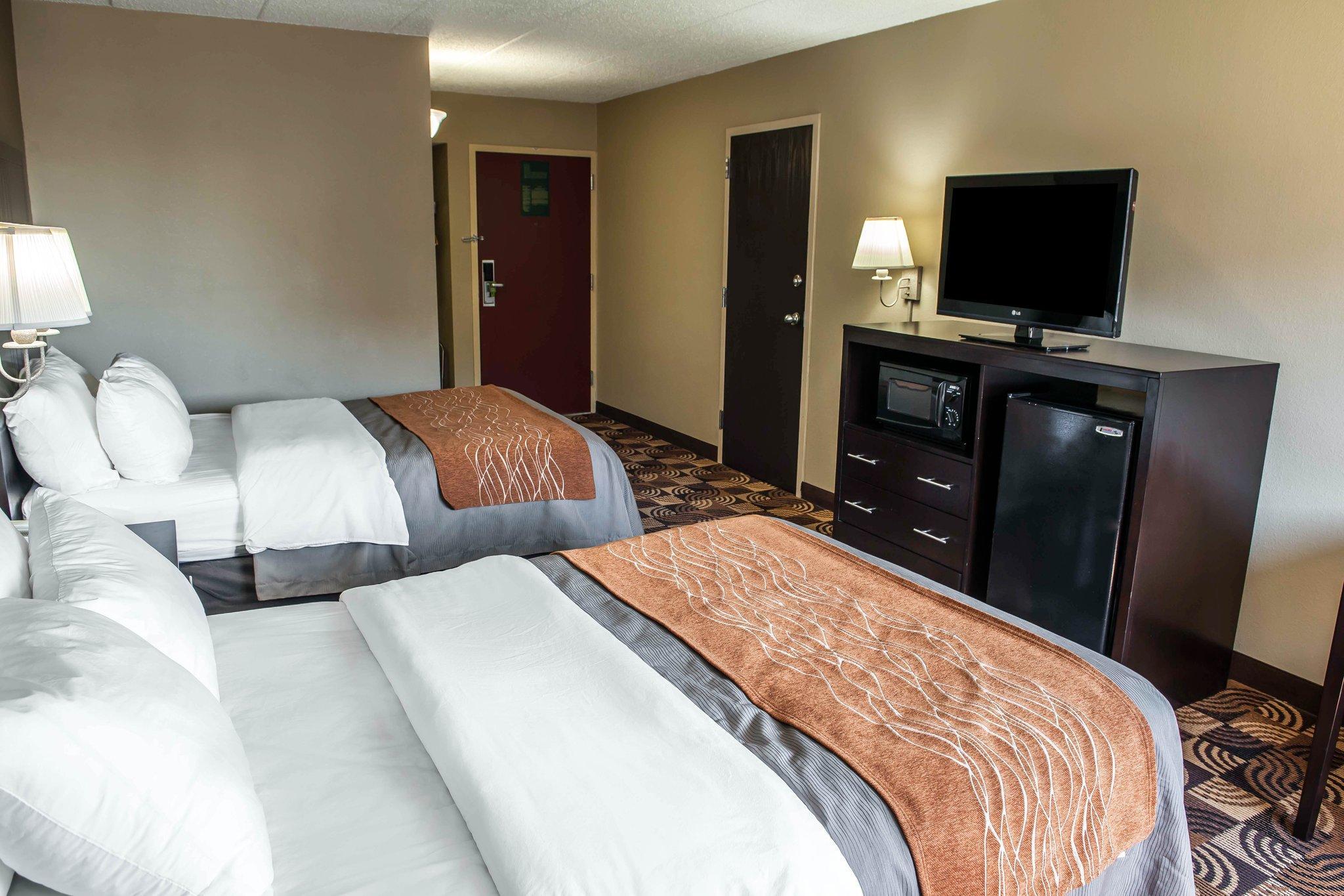 Comfort Inn & Suites North At The Pyramids Indianapolis Extérieur photo