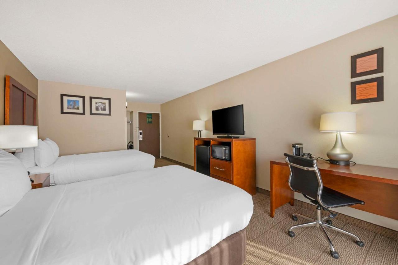 Comfort Inn & Suites North At The Pyramids Indianapolis Extérieur photo