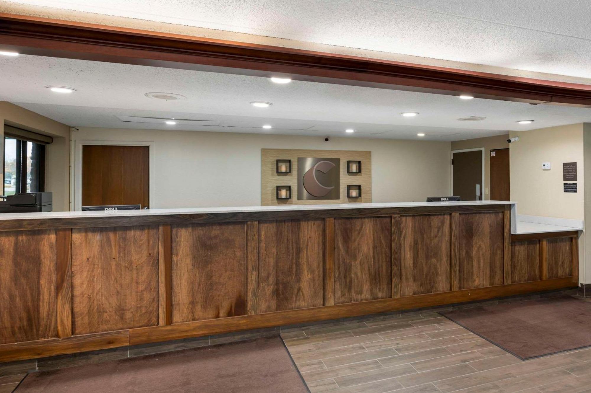 Comfort Inn & Suites North At The Pyramids Indianapolis Extérieur photo