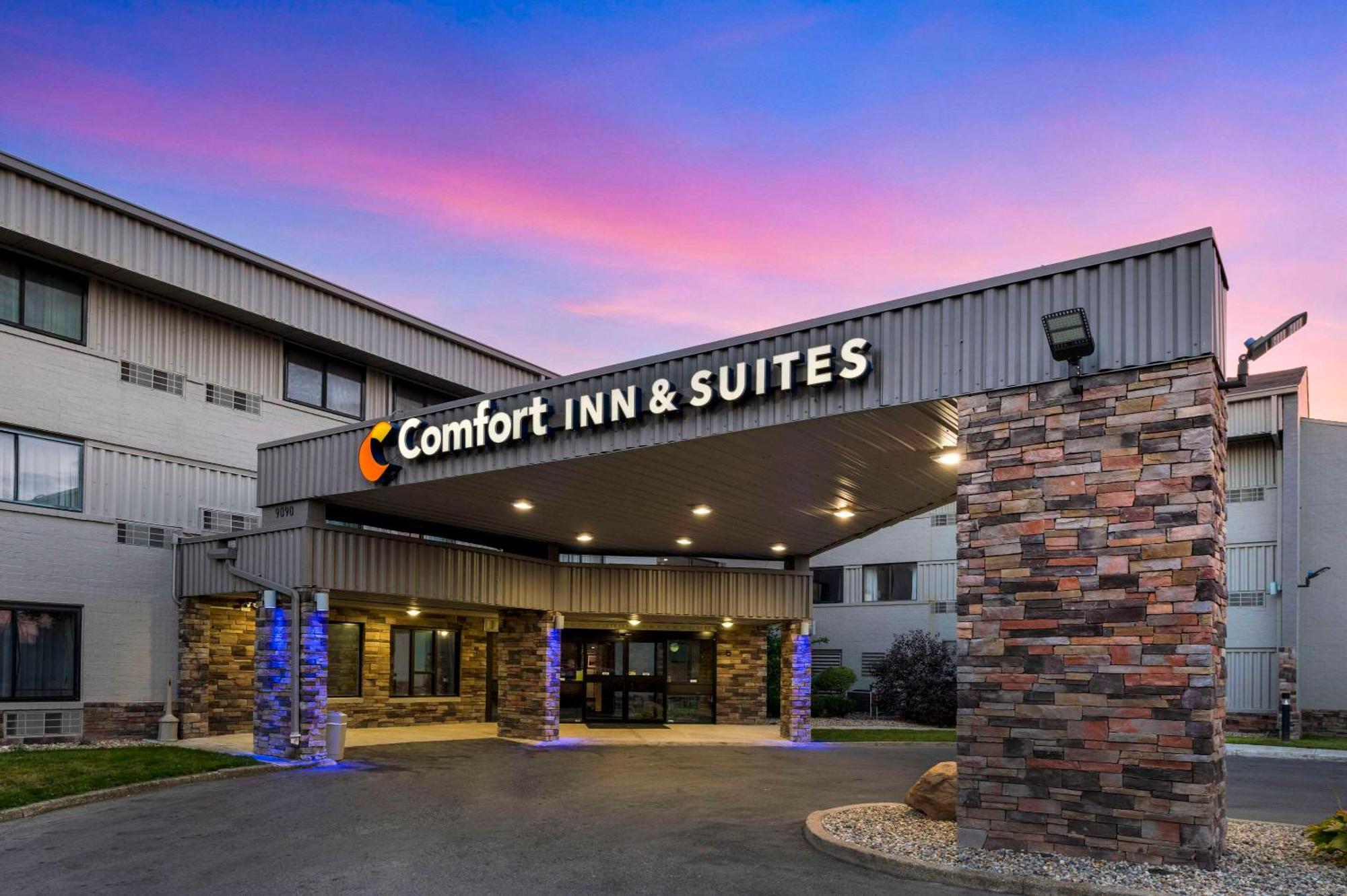 Comfort Inn & Suites North At The Pyramids Indianapolis Extérieur photo
