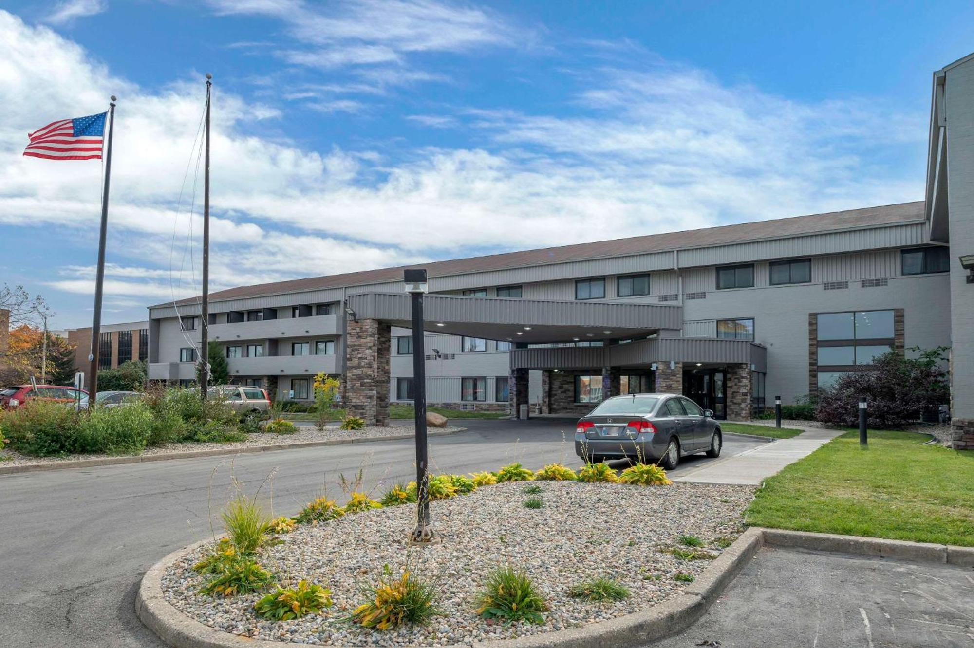 Comfort Inn & Suites North At The Pyramids Indianapolis Extérieur photo