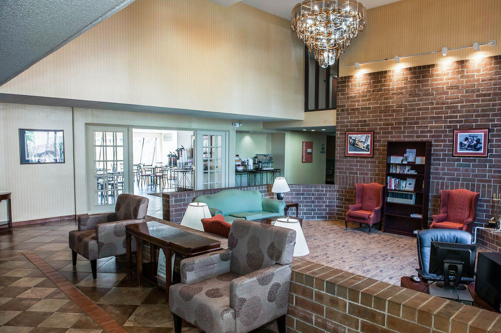Comfort Inn & Suites North At The Pyramids Indianapolis Extérieur photo