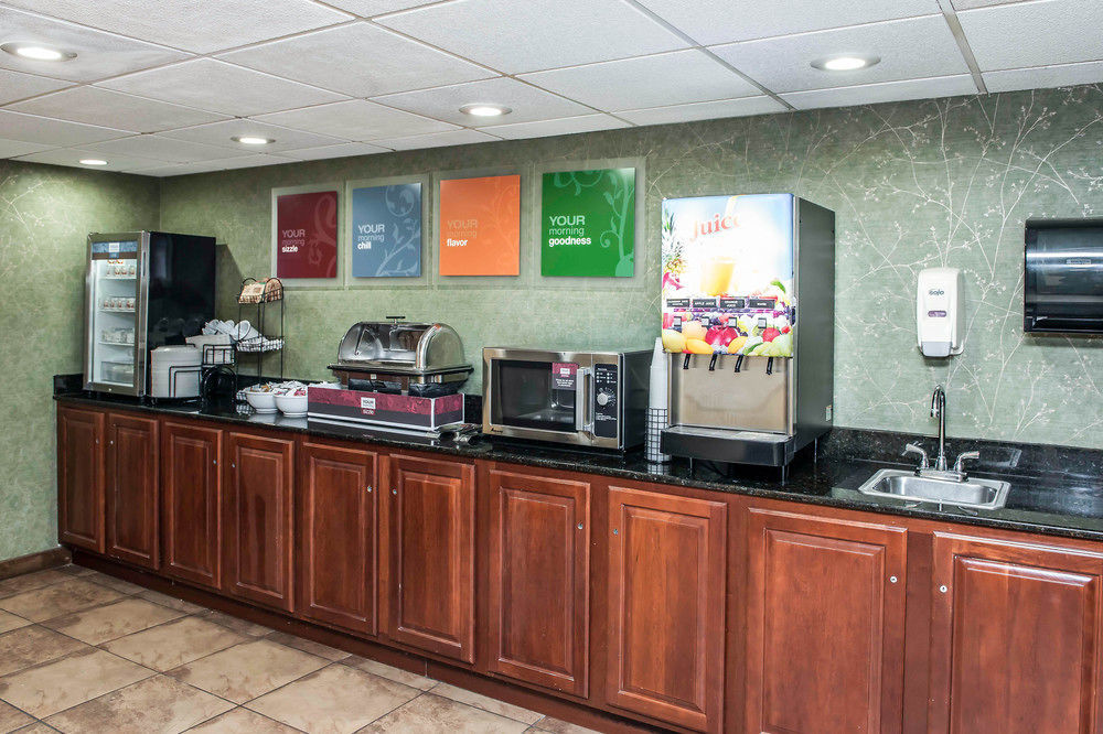 Comfort Inn & Suites North At The Pyramids Indianapolis Extérieur photo